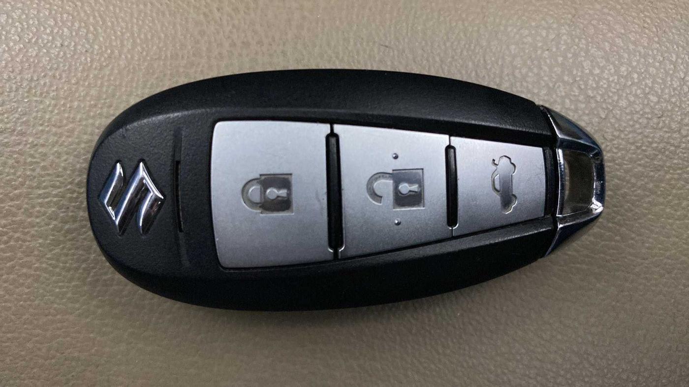 2018 Maruti Ciaz ALPHA 1.5 SHVS PETROL, Petrol, Manual, 25,397 km, Key Close Up