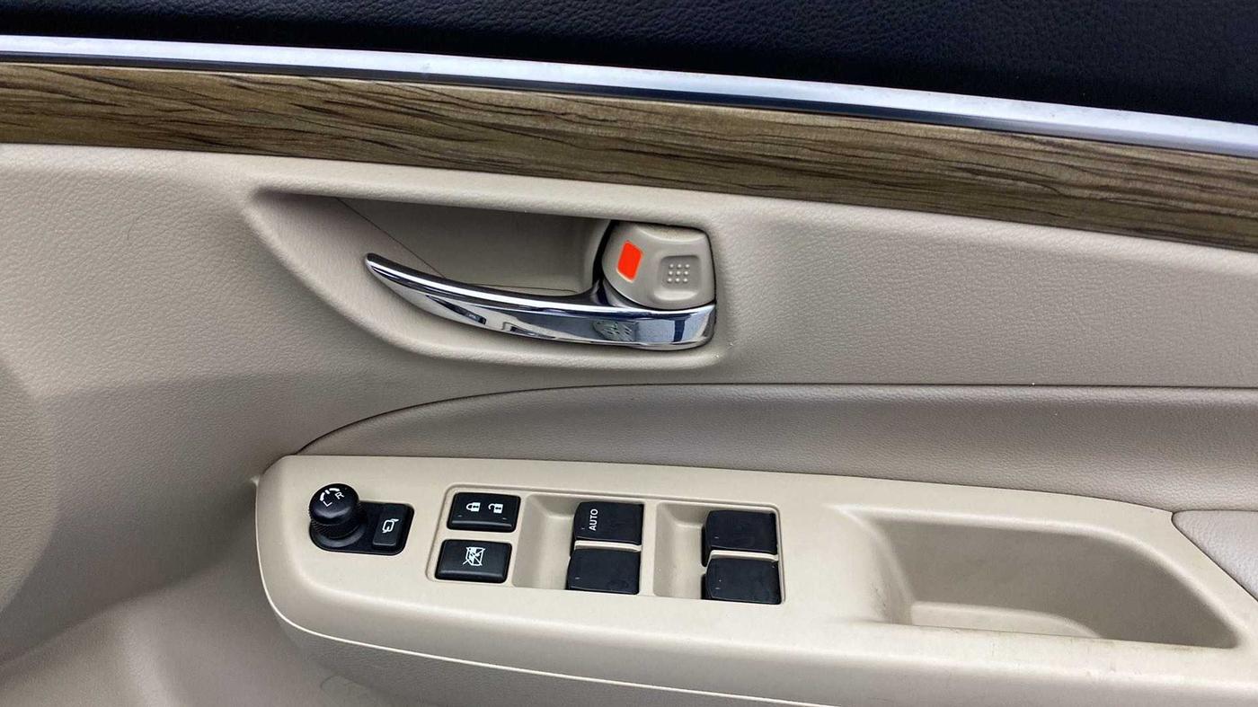 2018 Maruti Ciaz ALPHA 1.5 SHVS PETROL, Petrol, Manual, 25,397 km, Driver Side Door Panels Control