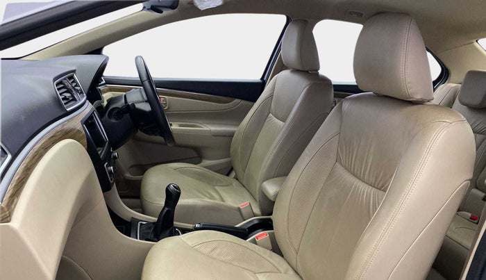 2018 Maruti Ciaz ALPHA 1.5 SHVS PETROL, Petrol, Manual, 25,397 km, Right Side Front Door Cabin