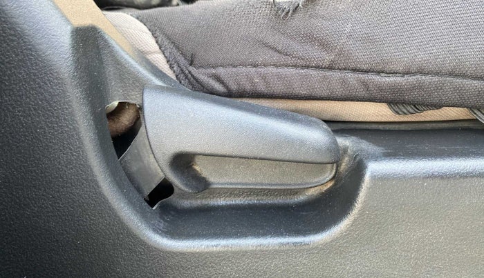 2016 Maruti Wagon R 1.0 VXI, Petrol, Manual, 36,847 km, Driver Side Adjustment Panel