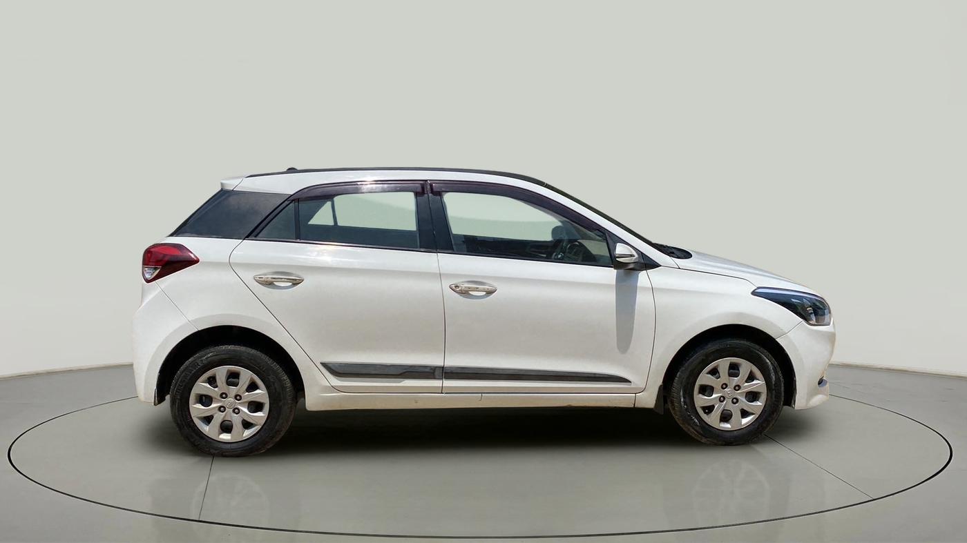 2015 Hyundai Elite i20 SPORTZ 1.2, Petrol, Manual, 50,235 km, Right Side View