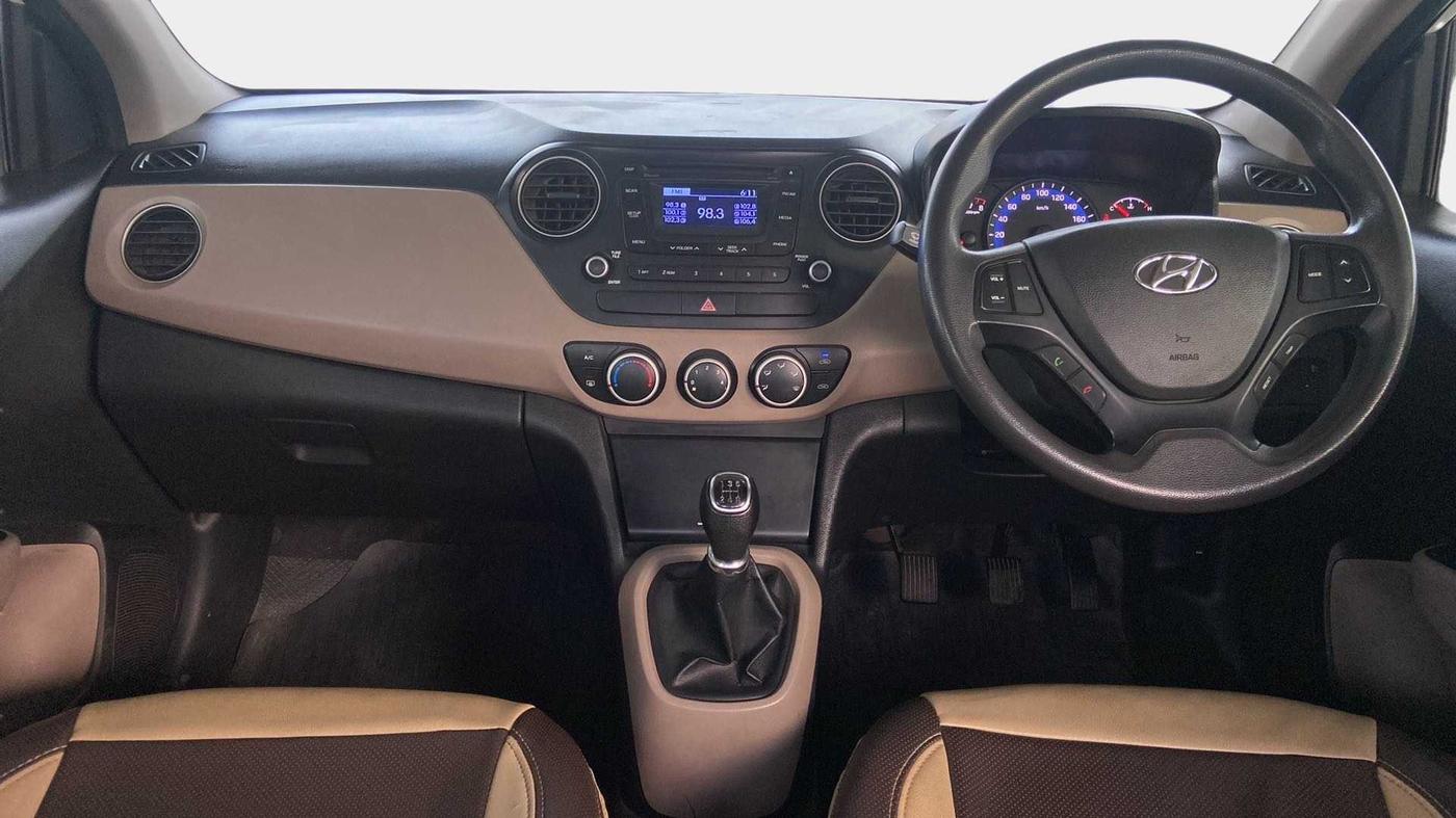 2016 Hyundai Xcent SX 1.2, Petrol, Manual, 1,10,181 km, Dashboard