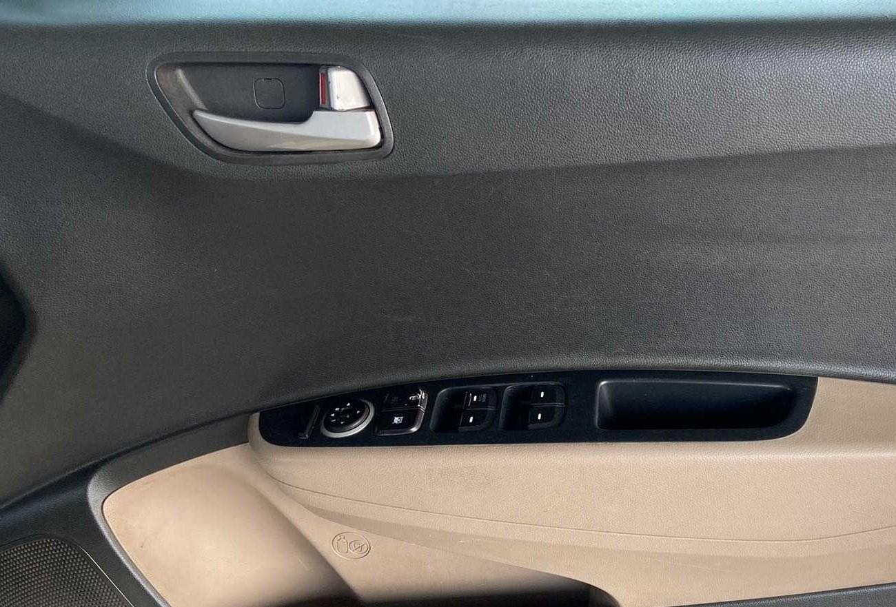 2016 Hyundai Xcent SX 1.2, Petrol, Manual, 1,10,181 km, Driver Side Door Panels Control