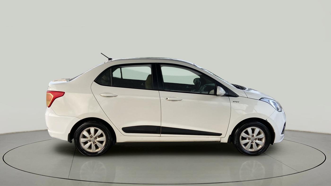 2016 Hyundai Xcent SX 1.2, Petrol, Manual, 1,10,181 km, Right Side View