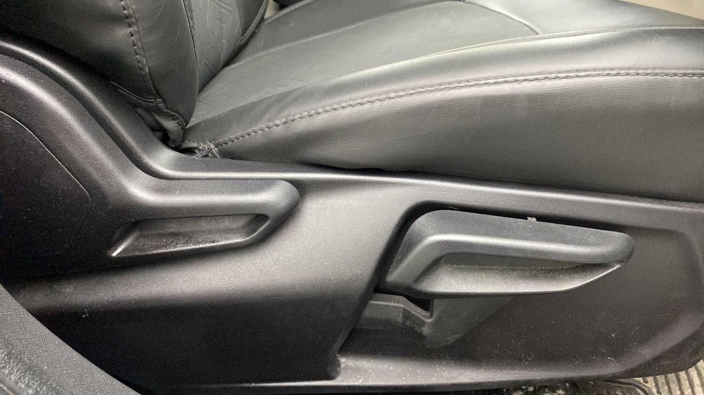 2023 Tata NEXON XZA PLUS PETROL, Petrol, Automatic, 13,154 km, Driver Side Adjustment Panel