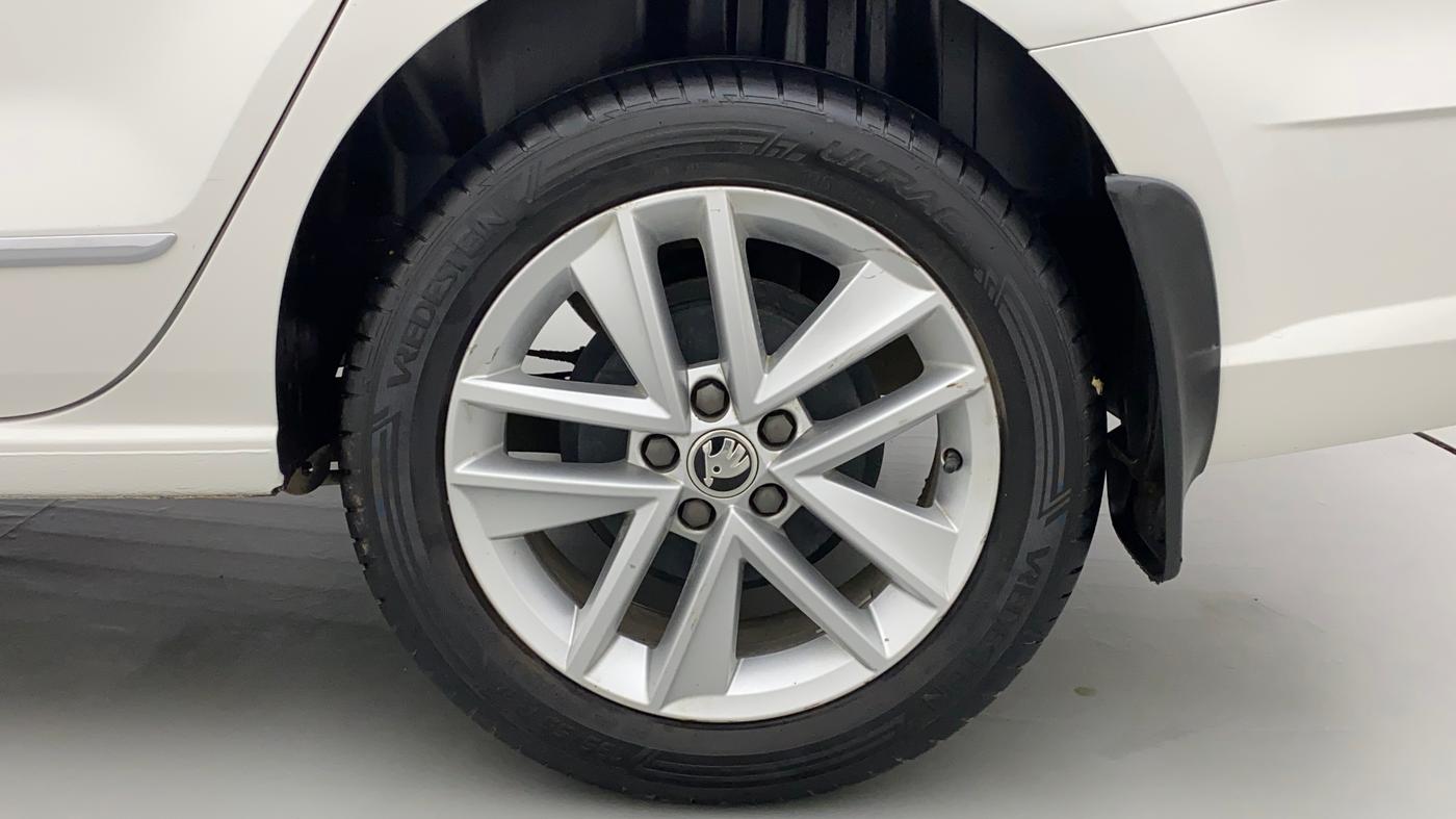 2020 Skoda Rapid STYLE AT TSI, Petrol, Automatic, 88,818 km, Left Rear Wheel