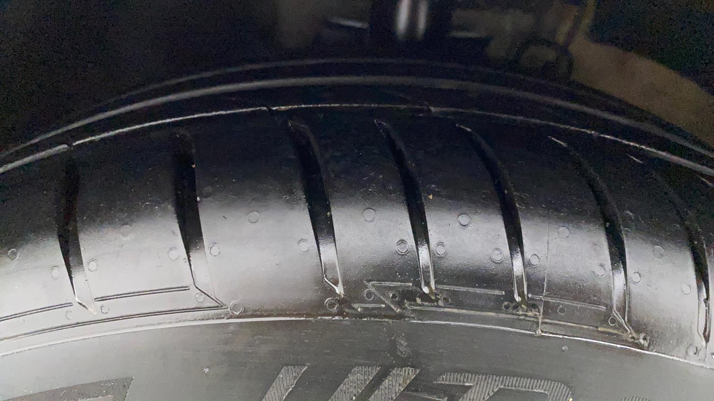 2020 Skoda Rapid STYLE AT TSI, Petrol, Automatic, 88,818 km, Left Front Tyre Tread