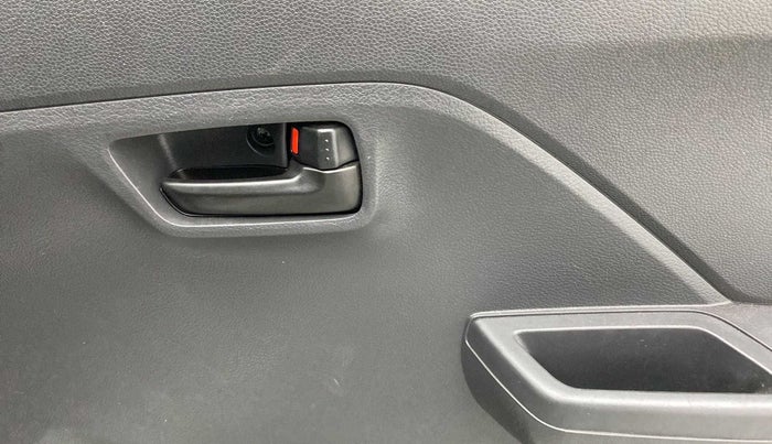 2022 Maruti Alto K10 VXI AMT, Petrol, Automatic, 2,567 km, Driver Side Door Panels Control
