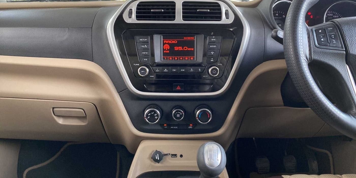 2016 Mahindra TUV300 T8, Diesel, Manual, 64,820 km, Air Conditioner