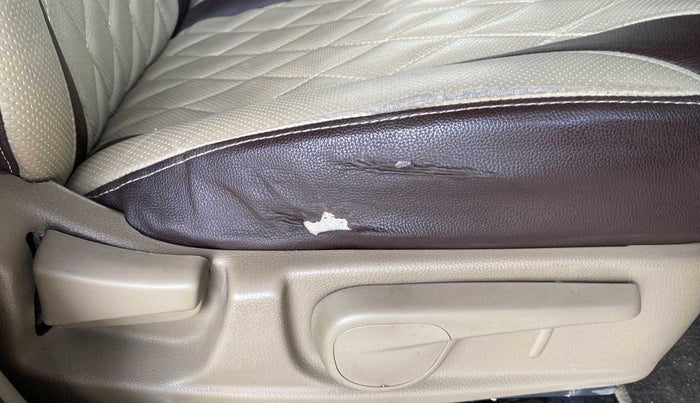 2016 Mahindra TUV300 T8, Diesel, Manual, 64,820 km, Driver Side Adjustment Panel