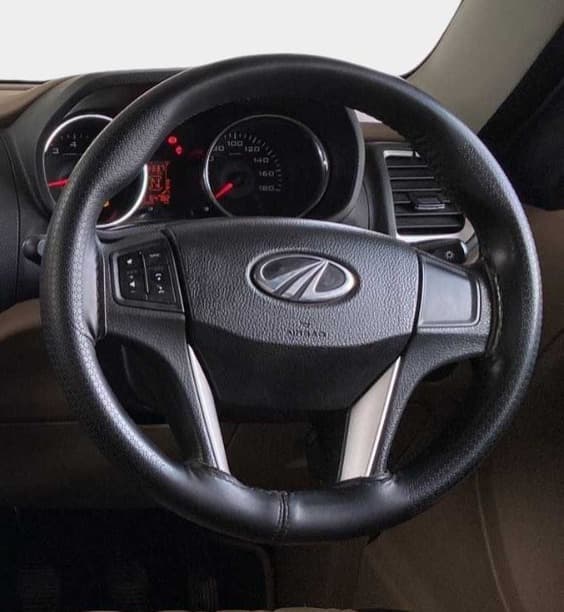 2016 Mahindra TUV300 T8, Diesel, Manual, 64,820 km, Steering Wheel Close Up