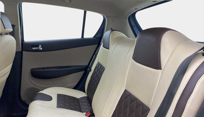 2013 Hyundai i20 MAGNA 1.4 CRDI, Diesel, Manual, 92,145 km, Right Side Rear Door Cabin