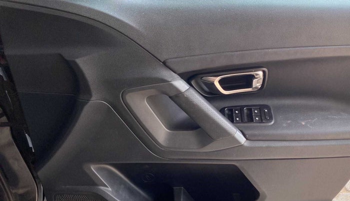 2021 Tata Harrier XZA PLUS 2.0L DARK EDITION, Diesel, Automatic, 52,868 km, Driver Side Door Panels Control