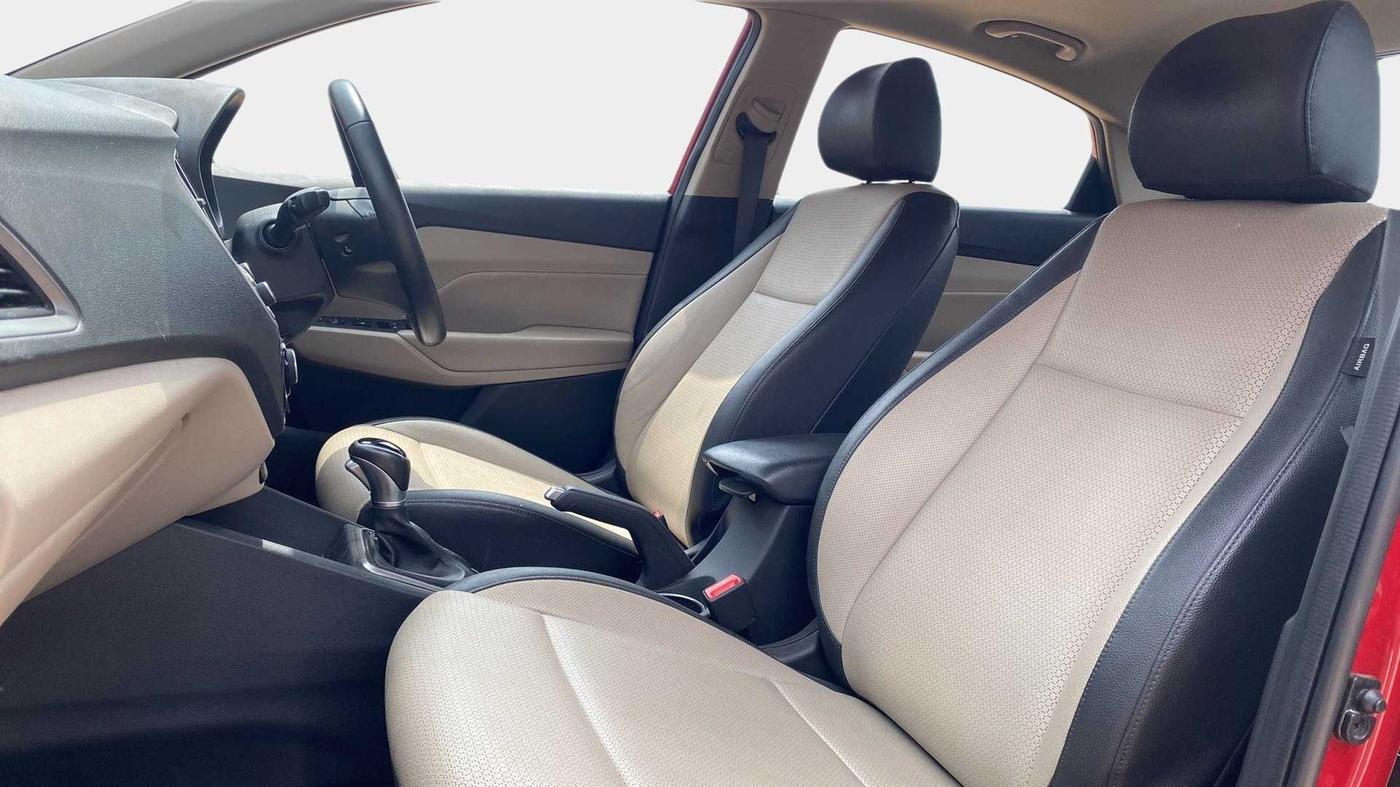 2018 Hyundai Verna 1.6 VTVT SX (O) AT, Petrol, Automatic, 61,644 km, Right Side Front Door Cabin