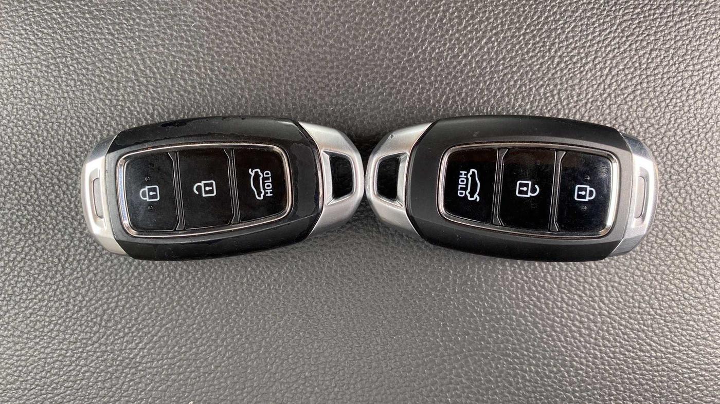 2018 Hyundai Verna 1.6 VTVT SX (O) AT, Petrol, Automatic, 61,644 km, Key Close Up