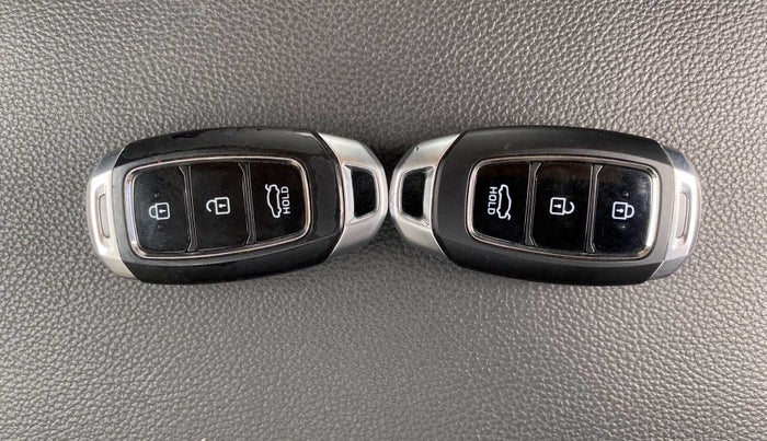 2018 Hyundai Verna 1.6 VTVT SX (O) AT, Petrol, Automatic, 61,644 km, Key Close Up