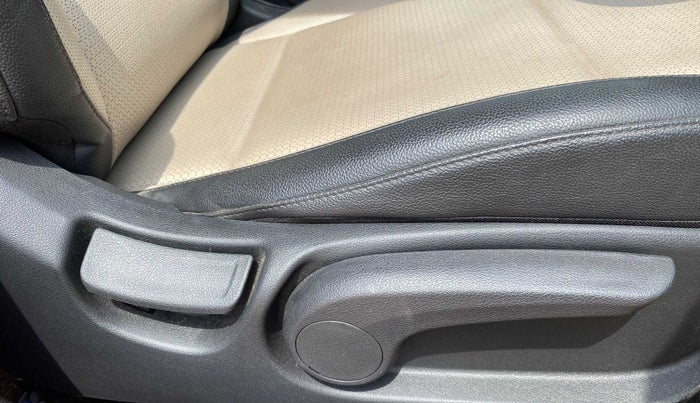 2018 Hyundai Verna 1.6 VTVT SX (O) AT, Petrol, Automatic, 61,644 km, Driver Side Adjustment Panel