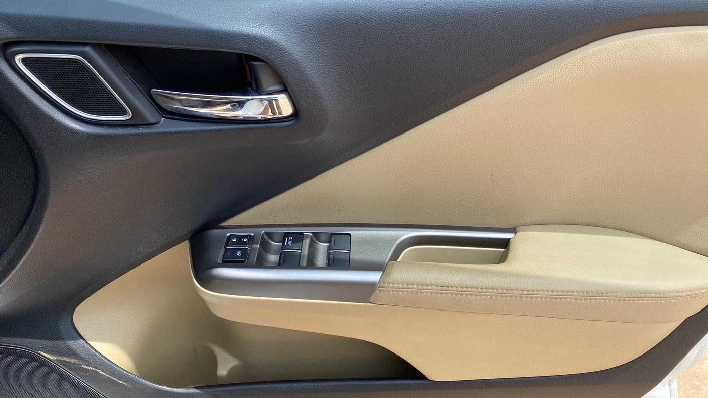 2019 Honda City 1.5L I-VTEC ZX CVT, Petrol, Automatic, 32,479 km, Driver Side Door Panels Control
