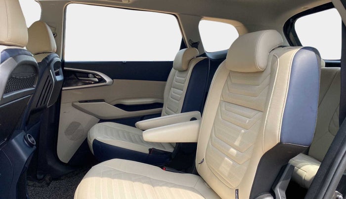 2022 KIA CARENS LUXURY PLUS 1.4 PETROL DCT 6 STR, Petrol, Automatic, 11,956 km, Right Side Rear Door Cabin