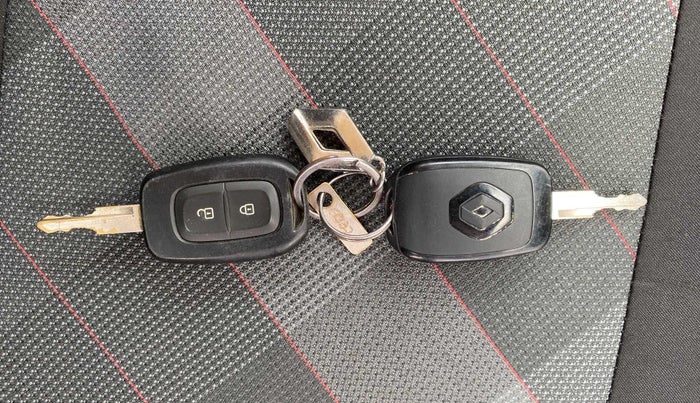 2020 Renault Kwid RXT 1.0 AMT (O), Petrol, Automatic, 33,663 km, Key Close Up