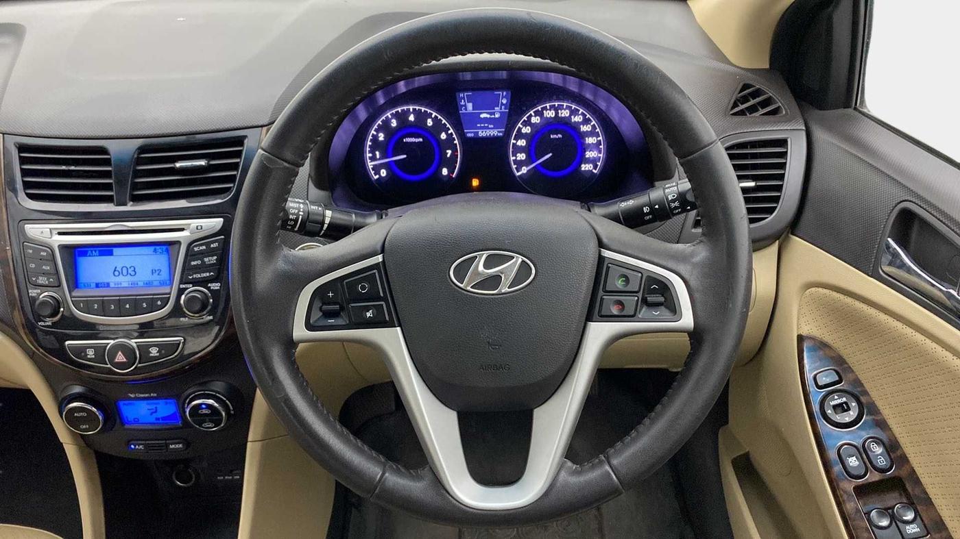 2014 Hyundai Verna FLUIDIC 1.6 VTVT SX OPT, Petrol, Manual, 56,933 km, Steering Wheel Close Up