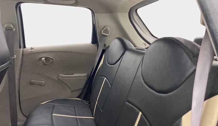 2014 Datsun Go T, Petrol, Manual, 86,206 km, Right Side Rear Door Cabin