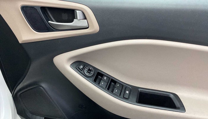 2018 Hyundai Elite i20 ASTA 1.2 (O), Petrol, Manual, 41,117 km, Driver Side Door Panels Control