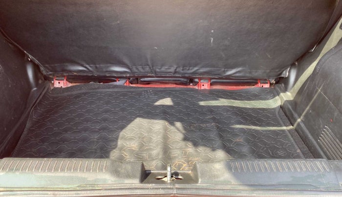 2018 Maruti Swift VXI AMT, Petrol, Automatic, 39,240 km, Boot Inside