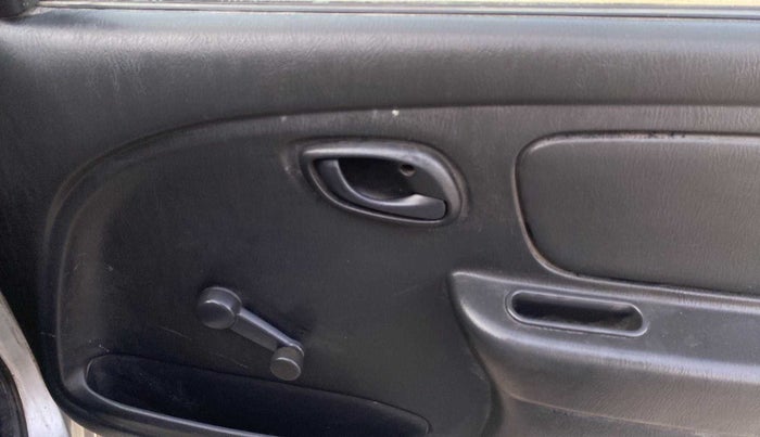 2011 Maruti Alto LX, Petrol, Manual, 41,821 km, Driver Side Door Panels Control