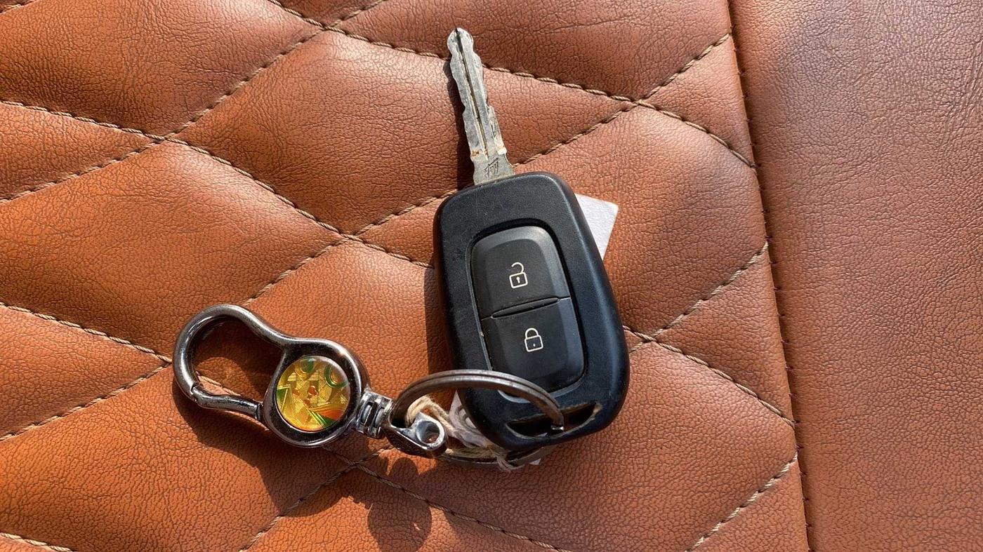 2021 Nissan MAGNITE XL, Petrol, Manual, 22,138 km, Key Close Up