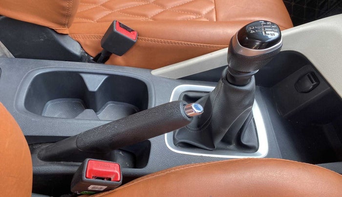 2021 Nissan MAGNITE XL, Petrol, Manual, 22,138 km, Gear Lever