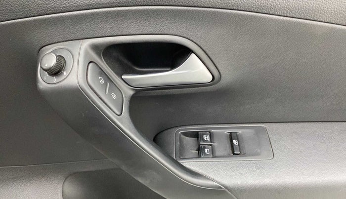 2018 Volkswagen Polo COMFORTLINE 1.0L MPI, Petrol, Manual, 66,847 km, Driver Side Door Panels Control