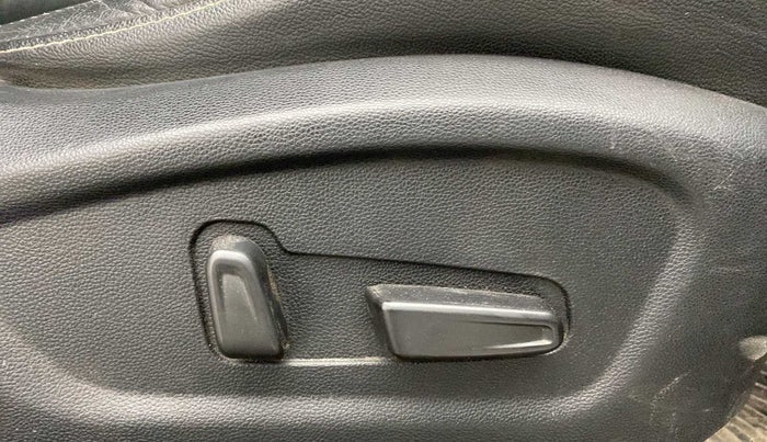 2018 Hyundai Creta SX (O) 1.6 PETROL, Petrol, Manual, 71,887 km, Driver Side Adjustment Panel