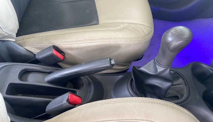 2016 Nissan Micra Active XV, Petrol, Manual, 49,361 km, Gear Lever