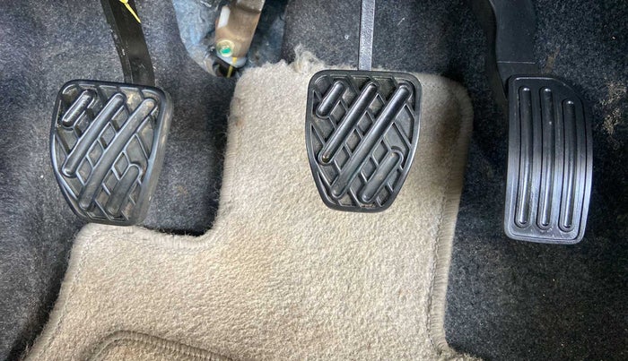 2016 Nissan Micra Active XV, Petrol, Manual, 49,361 km, Pedals