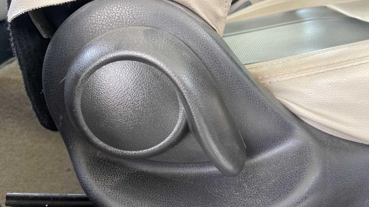 2016 Nissan Micra Active XV, Petrol, Manual, 49,361 km, Driver Side Adjustment Panel