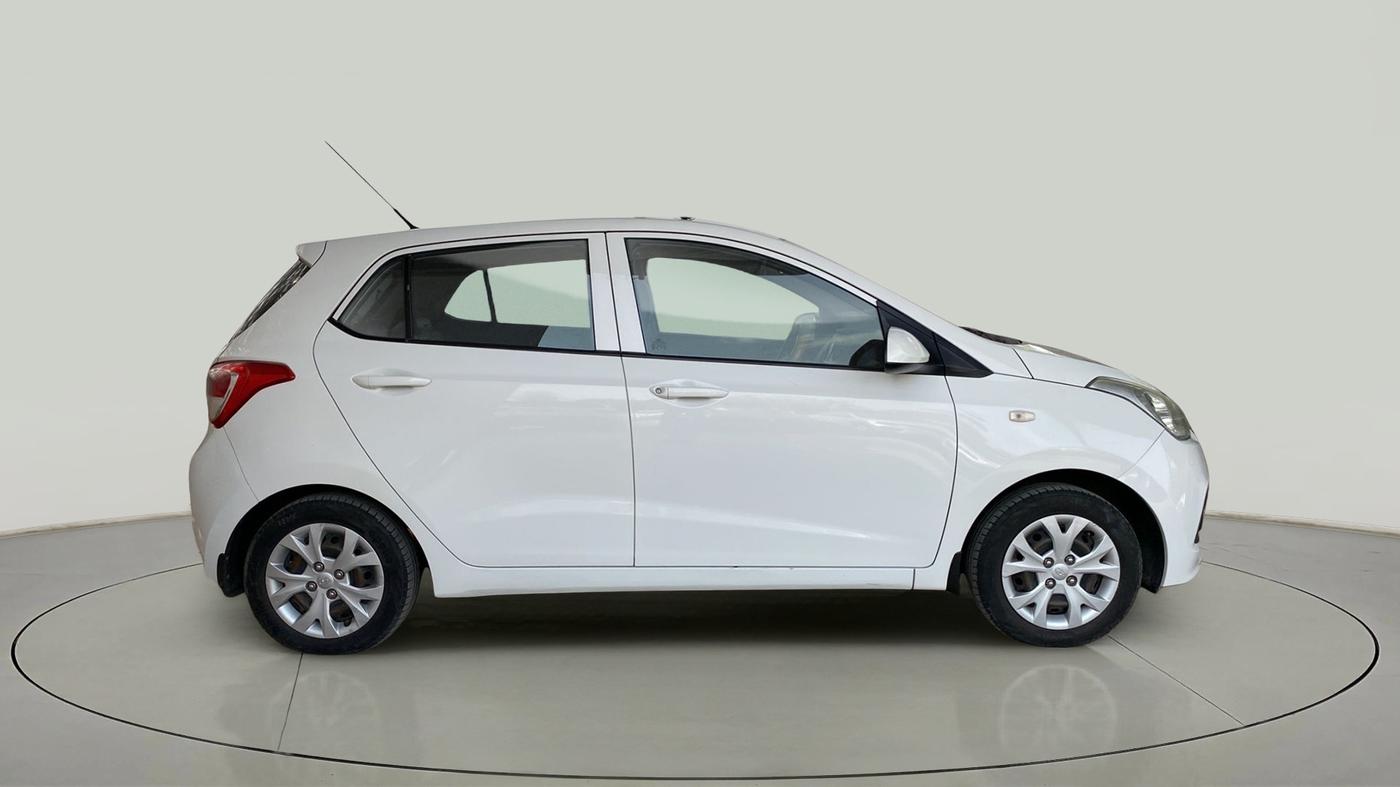 2016 Hyundai Grand i10 MAGNA 1.2 KAPPA VTVT, CNG, Manual, 99,932 km, Right Side View