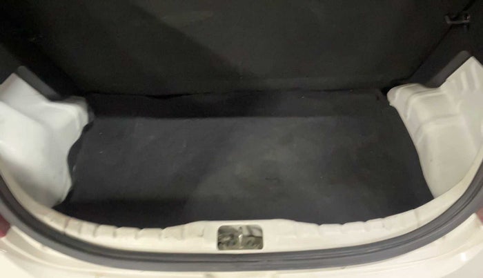 2015 Hyundai Eon ERA +, Petrol, Manual, 44,627 km, Boot Inside