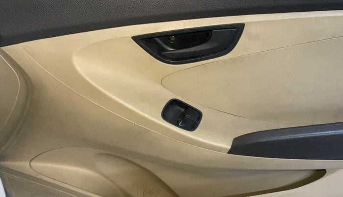 2015 Hyundai Eon ERA +, Petrol, Manual, 44,627 km, Driver Side Door Panels Control