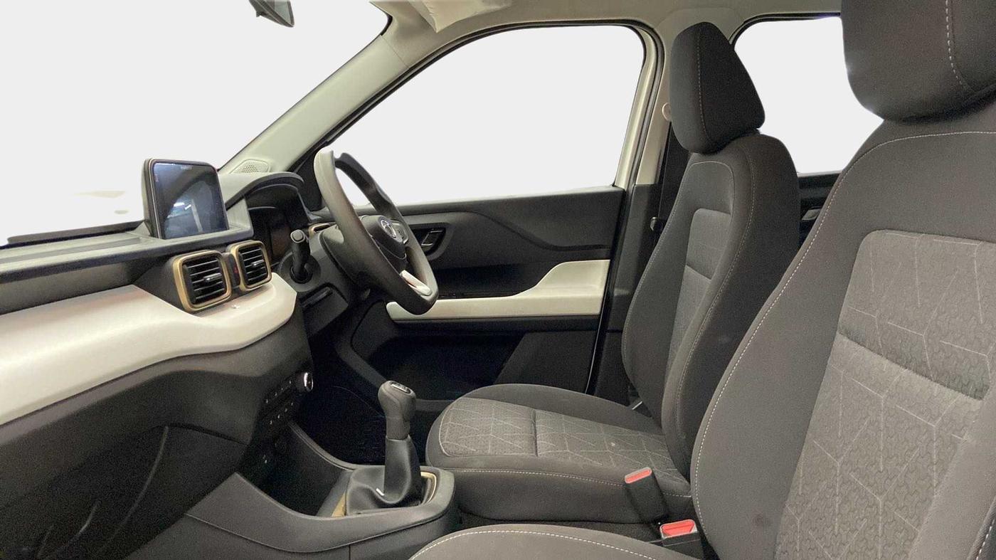 2023 Tata PUNCH ACCOMPLISHED MT, Petrol, Manual, 8,365 km, Right Side Front Door Cabin