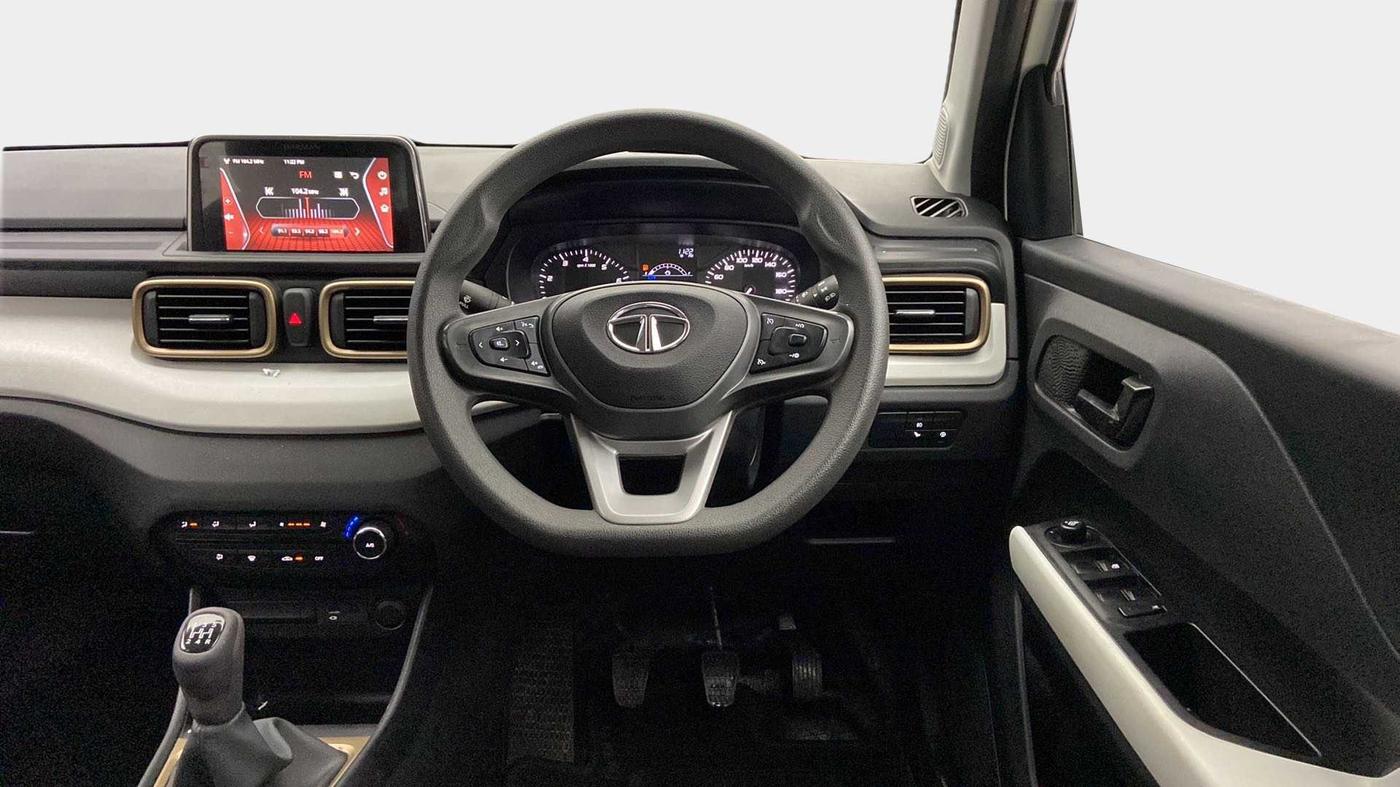2023 Tata PUNCH ACCOMPLISHED MT, Petrol, Manual, 8,365 km, Steering Wheel Close Up