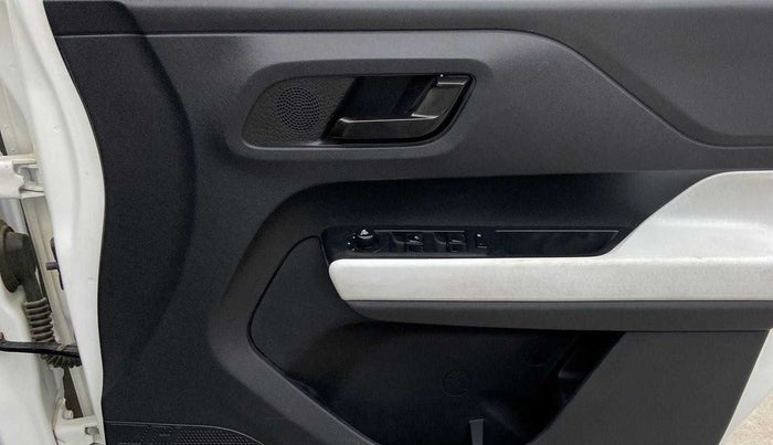 2023 Tata PUNCH ACCOMPLISHED MT, Petrol, Manual, 8,365 km, Driver Side Door Panels Control