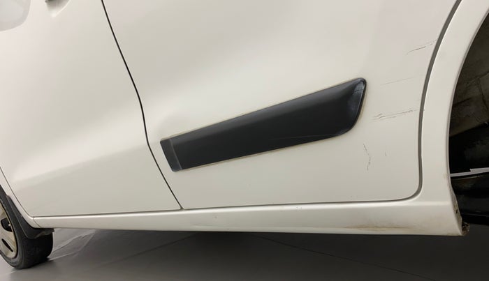 2016 Maruti Wagon R 1.0 VXI, Petrol, Manual, 80,537 km, Left running board - Slightly dented