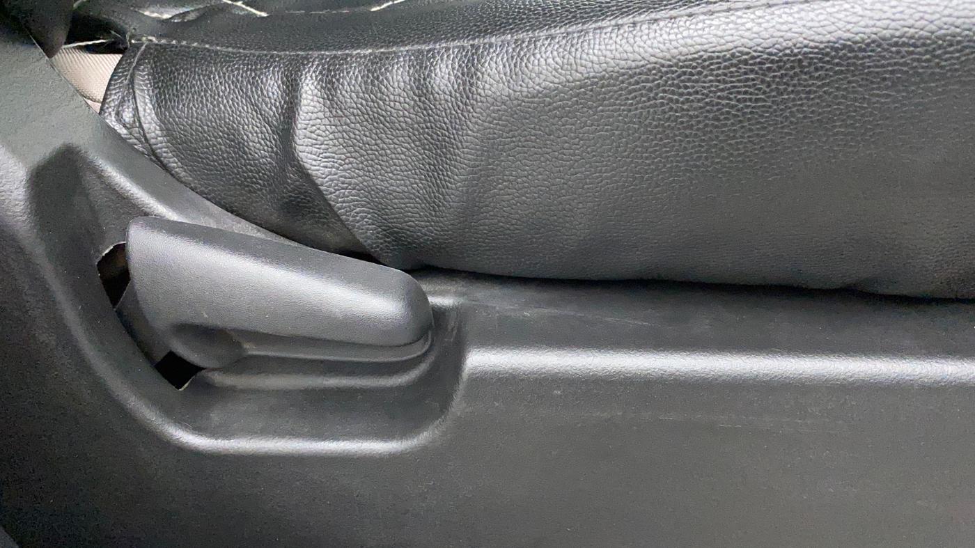 2016 Maruti Wagon R 1.0 VXI, Petrol, Manual, 80,537 km, Driver Side Adjustment Panel