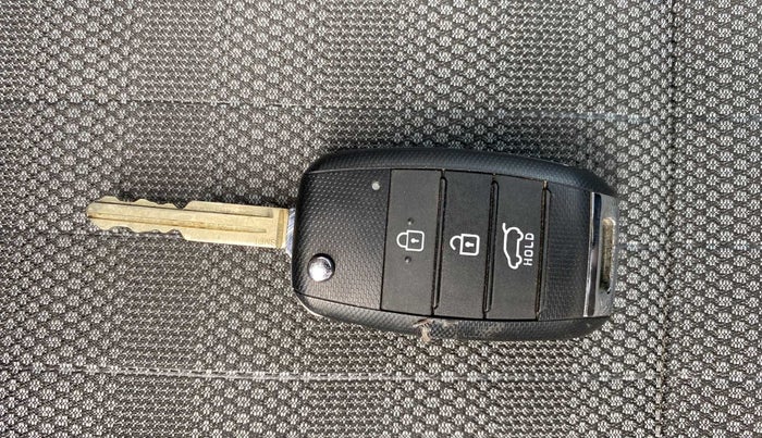 2022 KIA SONET HTK PLUS 1.2, Petrol, Manual, 14,811 km, Key Close Up