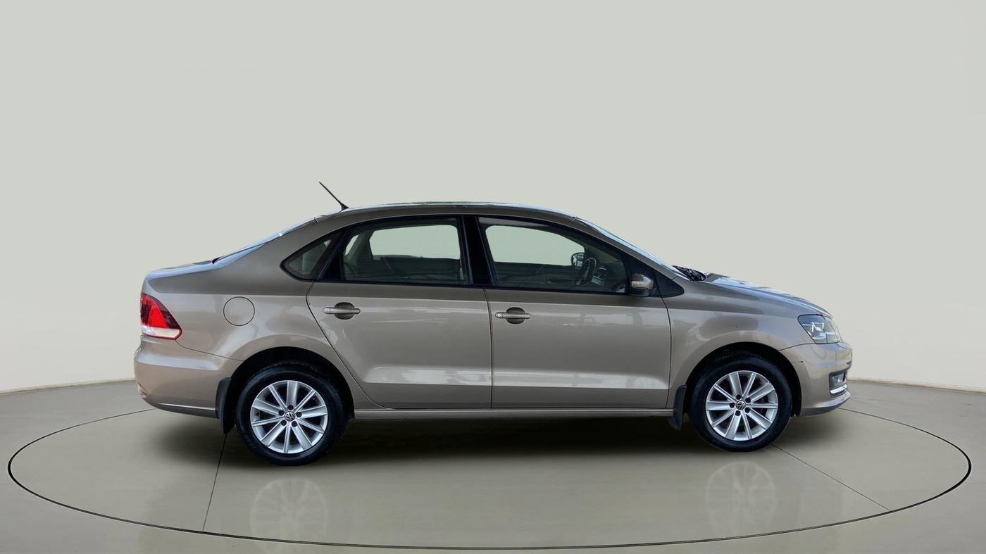 2017 Volkswagen Vento HIGHLINE PETROL AT, Petrol, Automatic, 68,999 km, Right Side View