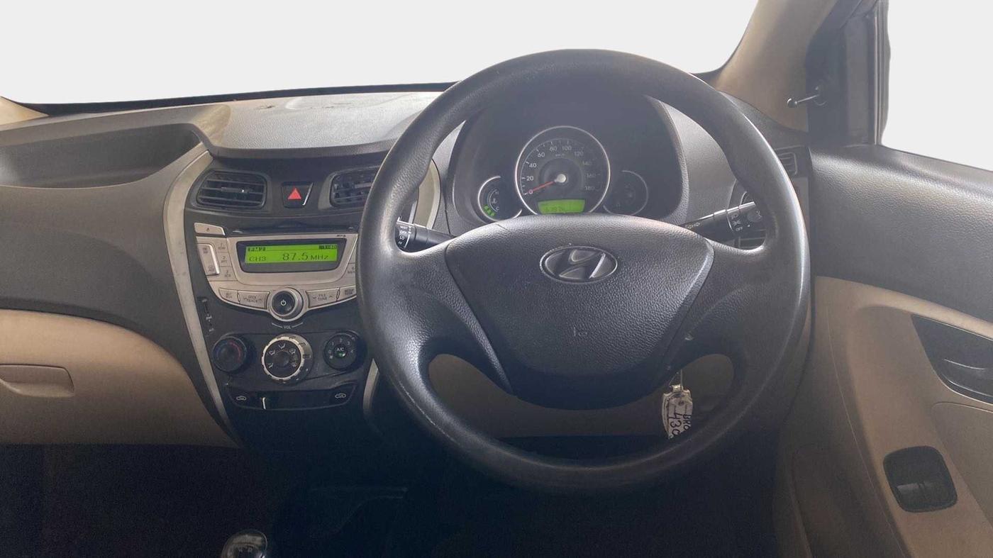 2012 Hyundai Eon MAGNA +, Petrol, Manual, 62,068 km, Steering Wheel Close Up