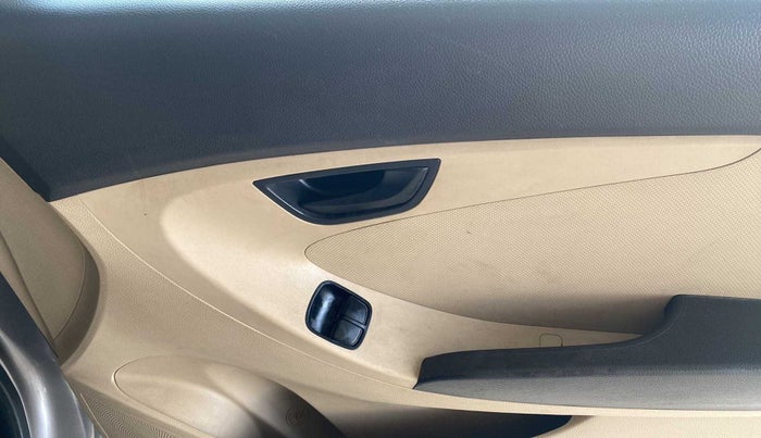 2012 Hyundai Eon MAGNA +, Petrol, Manual, 62,068 km, Driver Side Door Panels Control