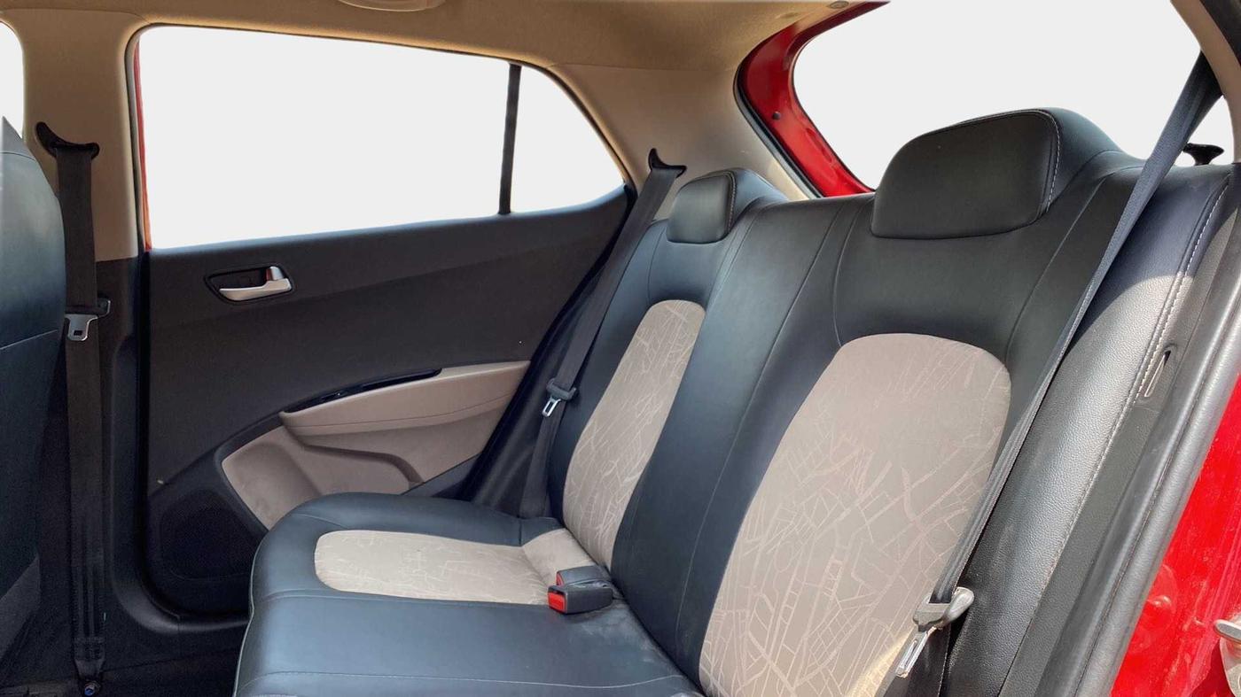 2019 Hyundai Grand i10 SPORTZ AT 1.2 KAPPA VTVT, Petrol, Automatic, 73,297 km, Right Side Rear Door Cabin
