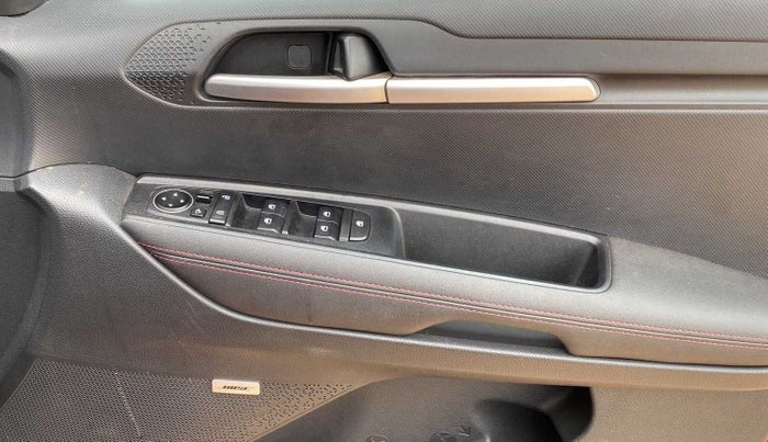 2022 KIA SONET GTX PLUS 1.0 DCT, Petrol, Automatic, 16,176 km, Driver Side Door Panels Control